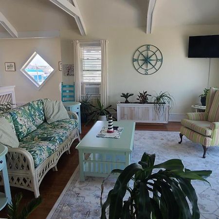 Pierhouse Bed & Breakfast Килл-Девил-Хиллз Экстерьер фото