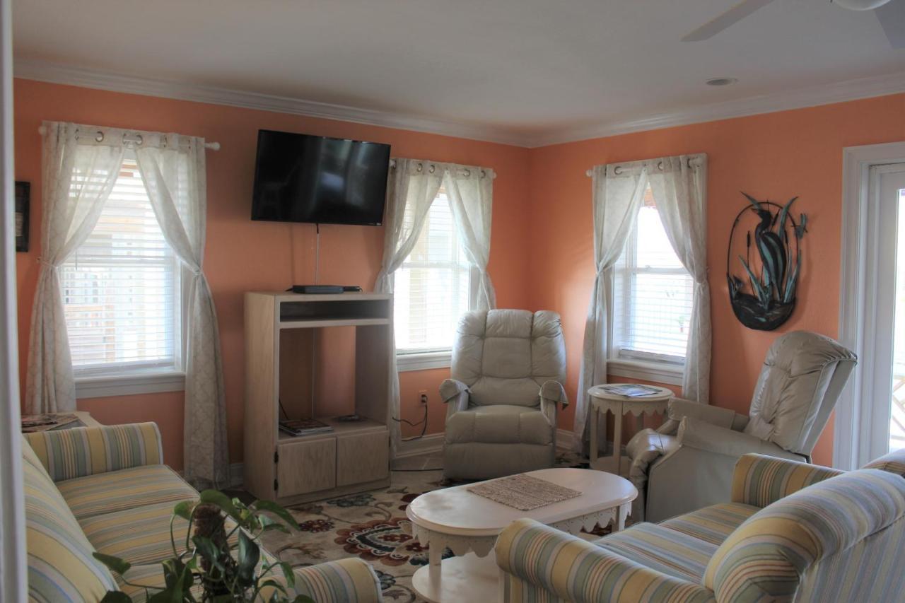 Pierhouse Bed & Breakfast Килл-Девил-Хиллз Экстерьер фото